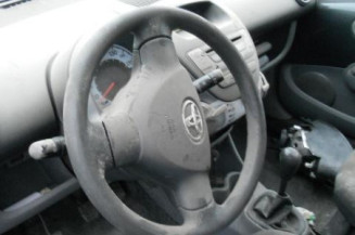 Serrure avant droit TOYOTA AYGO 1