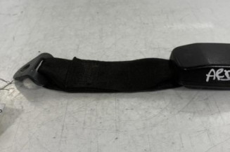 Attache ceinture arriere droit PEUGEOT 106