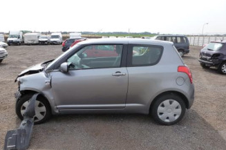 Vitre avant gauche SUZUKI SWIFT 3