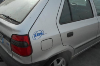 Optique avant principal gauche (feux)(phare) SKODA FELICIA