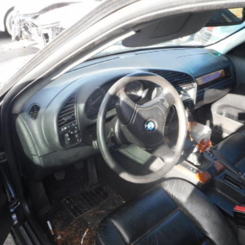 Leve vitre electrique arriere droit BMW SERIE 3 E36 Photo n°7