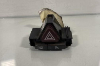 Bouton de warning OPEL CORSA D Photo n°1