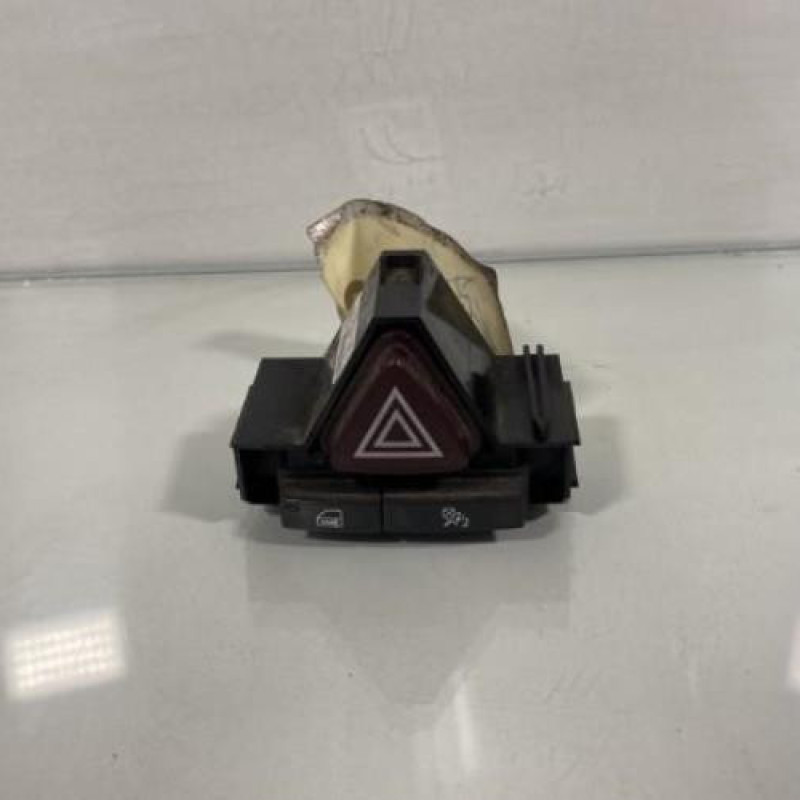 Bouton de warning OPEL CORSA D Photo n°1