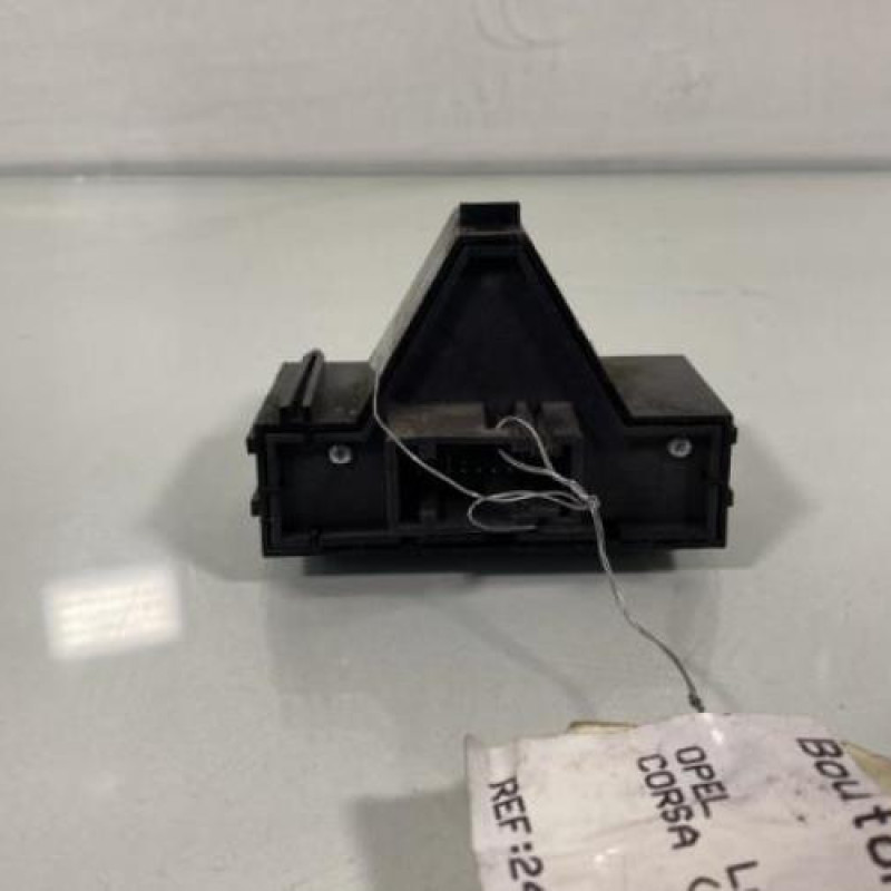 Bouton de warning OPEL CORSA D Photo n°3