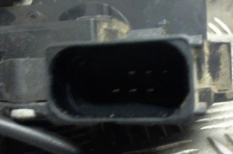 Serrure avant droit OPEL CORSA D