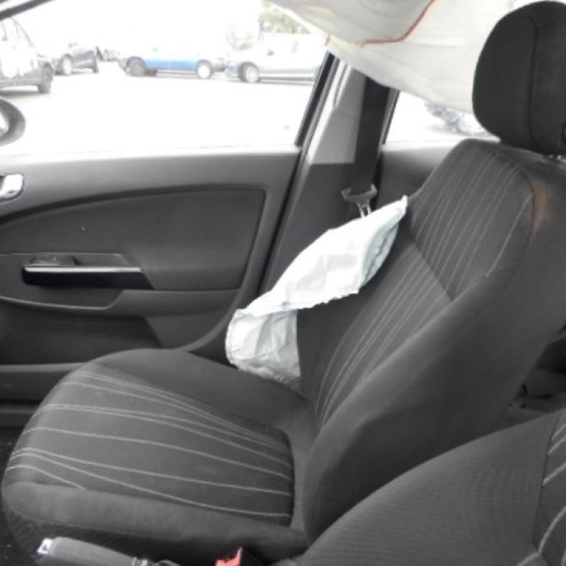 Serrure avant droit OPEL CORSA D Photo n°9