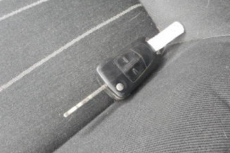 Serrure avant droit OPEL CORSA D