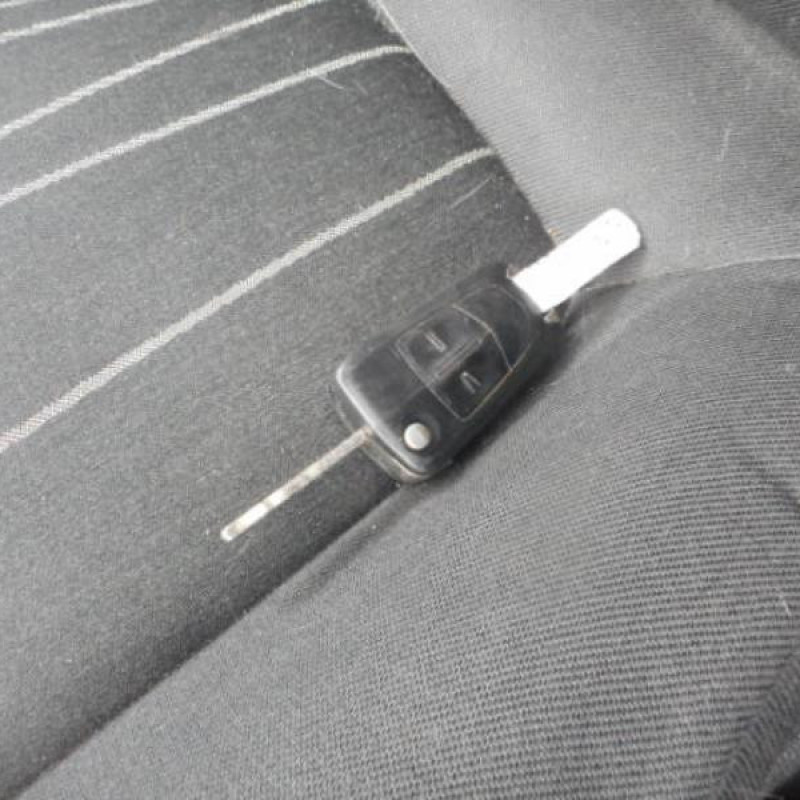 Serrure avant droit OPEL CORSA D Photo n°13