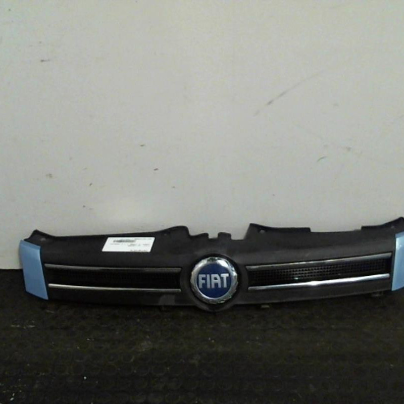 Calandre FIAT PANDA 2 Photo n°1