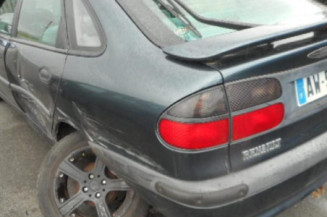 Retroviseur droit RENAULT LAGUNA 1