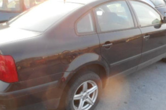 Retroviseur droit VOLKSWAGEN PASSAT 4