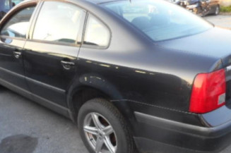 Retroviseur droit VOLKSWAGEN PASSAT 4