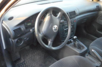 Retroviseur droit VOLKSWAGEN PASSAT 4