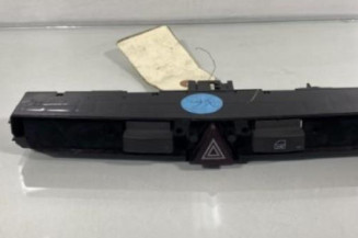 Bouton de warning OPEL ASTRA H Photo n°1