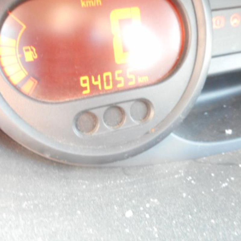 Bras essuie glace avant gauche RENAULT TWINGO 2 Photo n°8