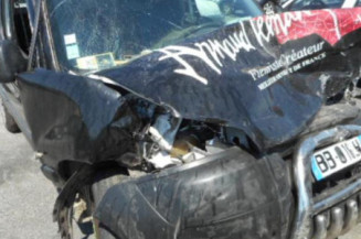 Serrure avant droit PEUGEOT PARTNER 1