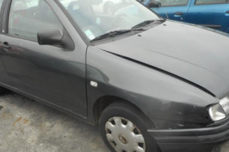 Optique avant secondaire gauche (feux)(clignotant) SEAT IBIZA 2