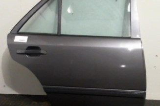 Porte arriere droit MERCEDES 250 W124 Photo n°1