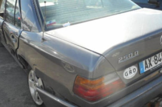 Porte arriere droit MERCEDES 250 W124