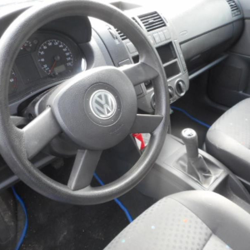 Renfort pare choc arriere (traverse) VOLKSWAGEN POLO 4 Photo n°6