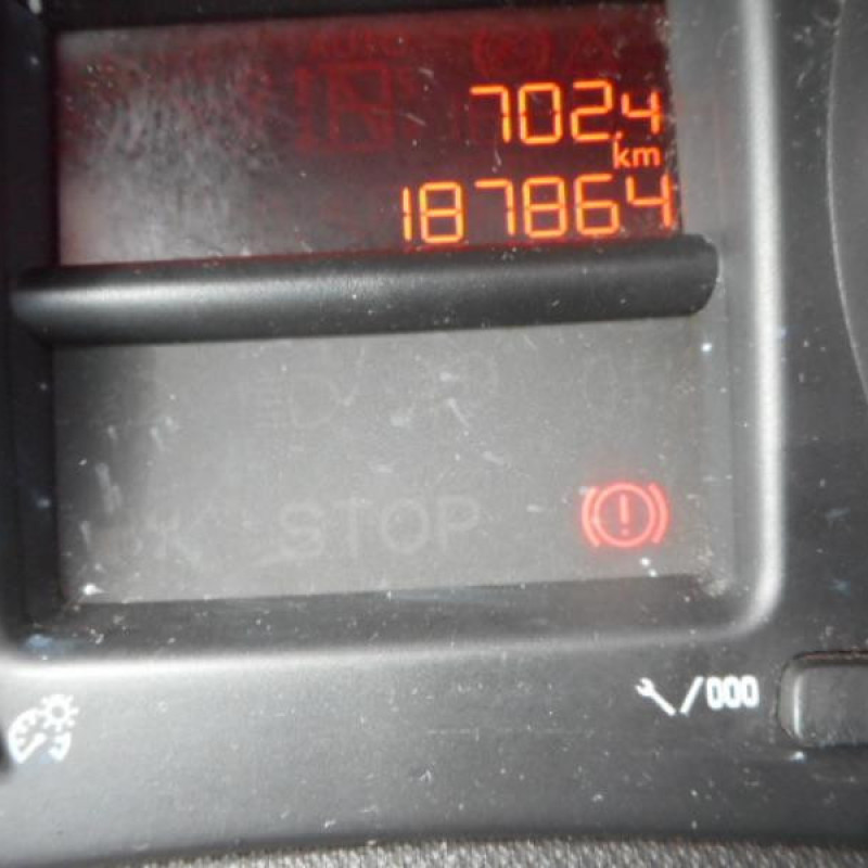 Bouton de warning PEUGEOT 308 1 Photo n°12
