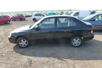 Leve vitre electrique avant droit HYUNDAI ACCENT 2