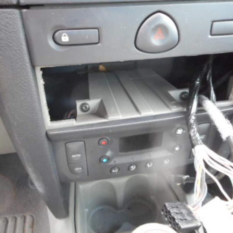 Poignee porte avant droit RENAULT CLIO 2 Photo n°10