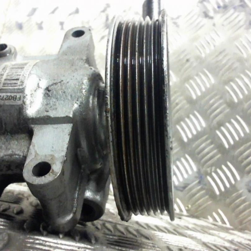 Pompe de direction FORD KA 1 Photo n°2