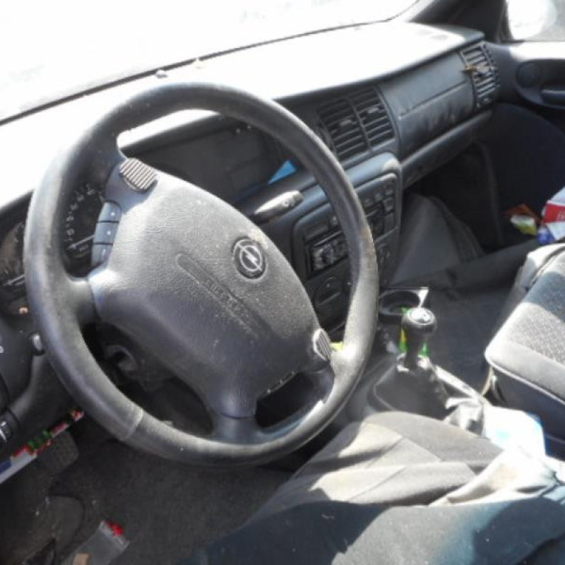 Leve vitre electrique arriere droit OPEL VECTRA B Photo n°7