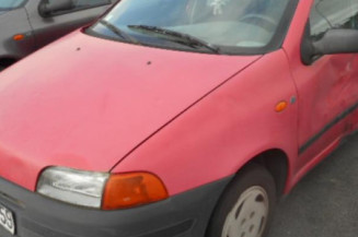 Retroviseur droit FIAT PUNTO 1