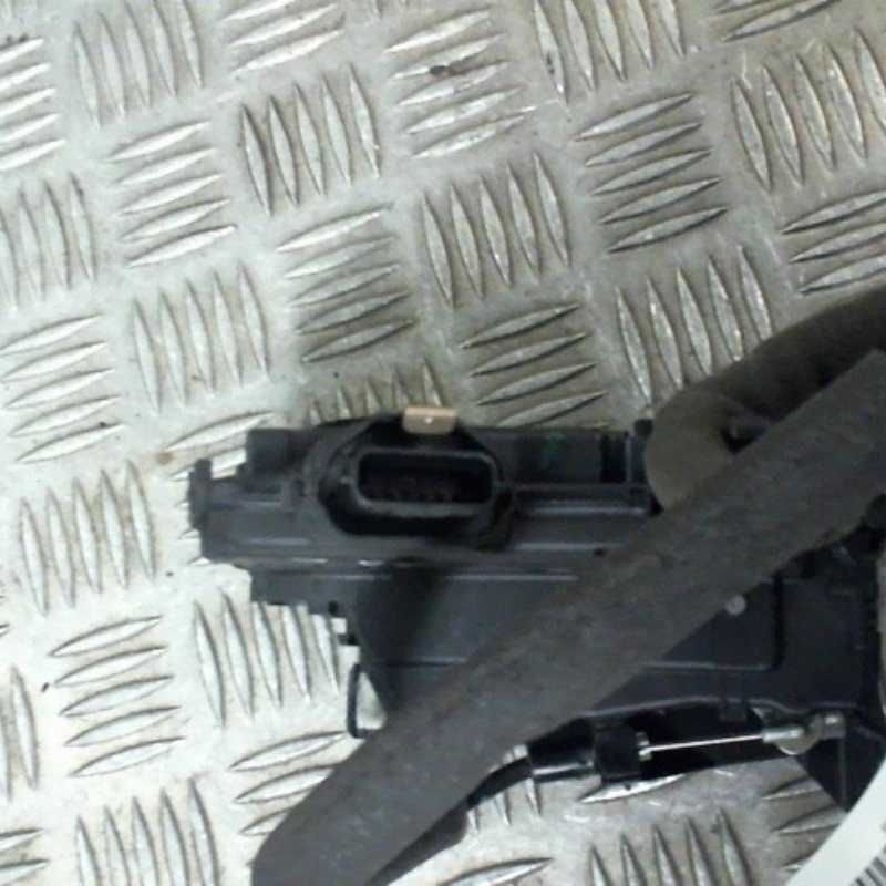 Serrure arriere droit RENAULT CLIO 4 Photo n°1