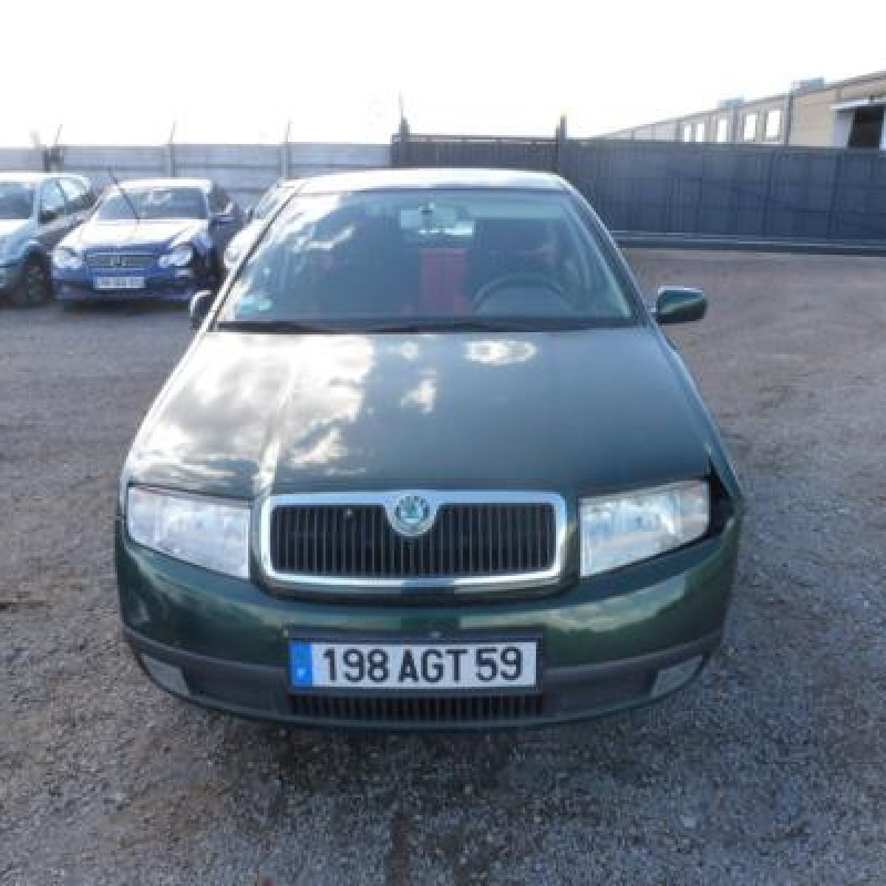 Malle/Hayon arriere SKODA FABIA 1 Photo n°5