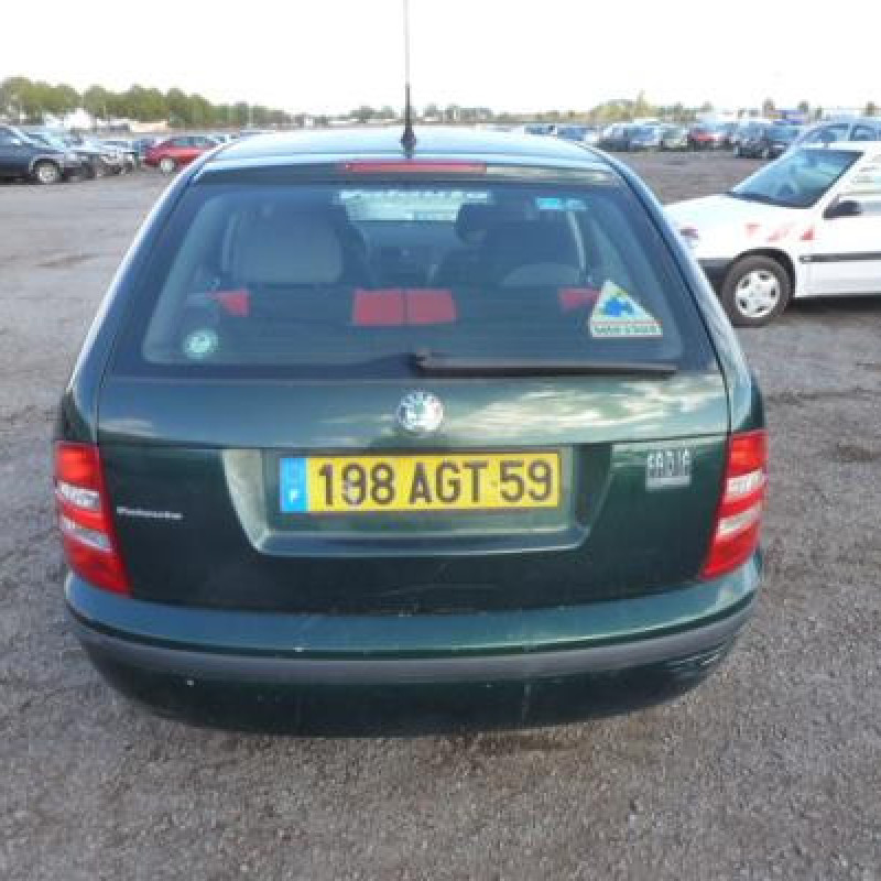 Malle/Hayon arriere SKODA FABIA 1 Photo n°7