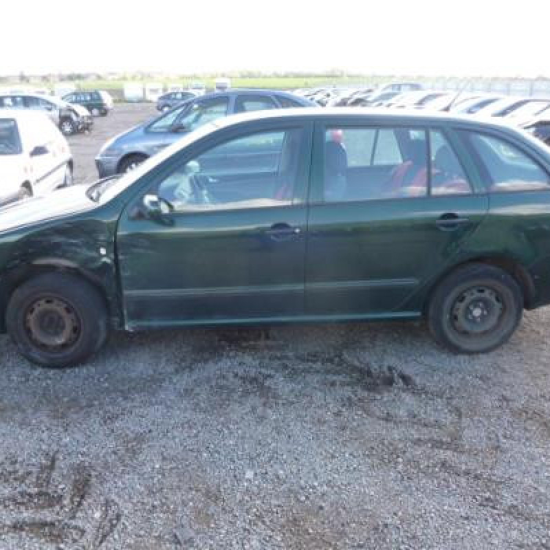 Malle/Hayon arriere SKODA FABIA 1 Photo n°8