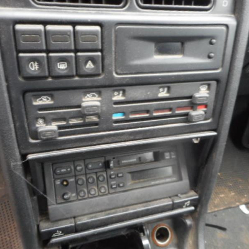 Calandre PEUGEOT 405 Photo n°7