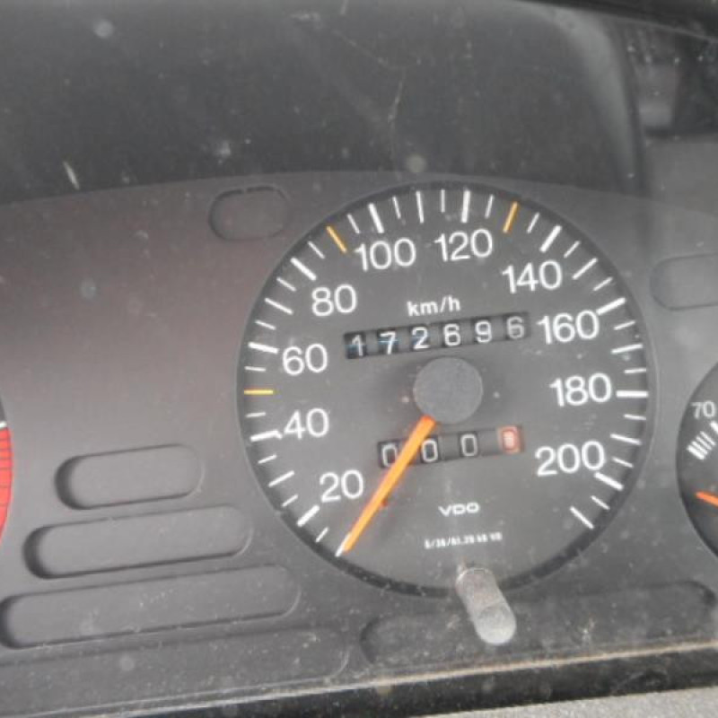 Calandre PEUGEOT 405 Photo n°8