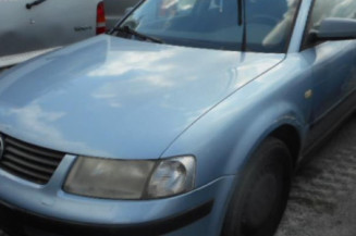 Renfort pare choc avant (traverse) VOLKSWAGEN PASSAT 4