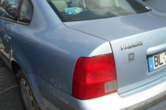 Renfort pare choc avant (traverse) VOLKSWAGEN PASSAT 4