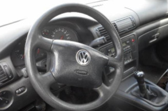Renfort pare choc avant (traverse) VOLKSWAGEN PASSAT 4