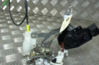Serrure avant droit PEUGEOT 107