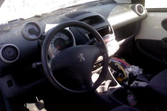 Serrure avant droit PEUGEOT 107