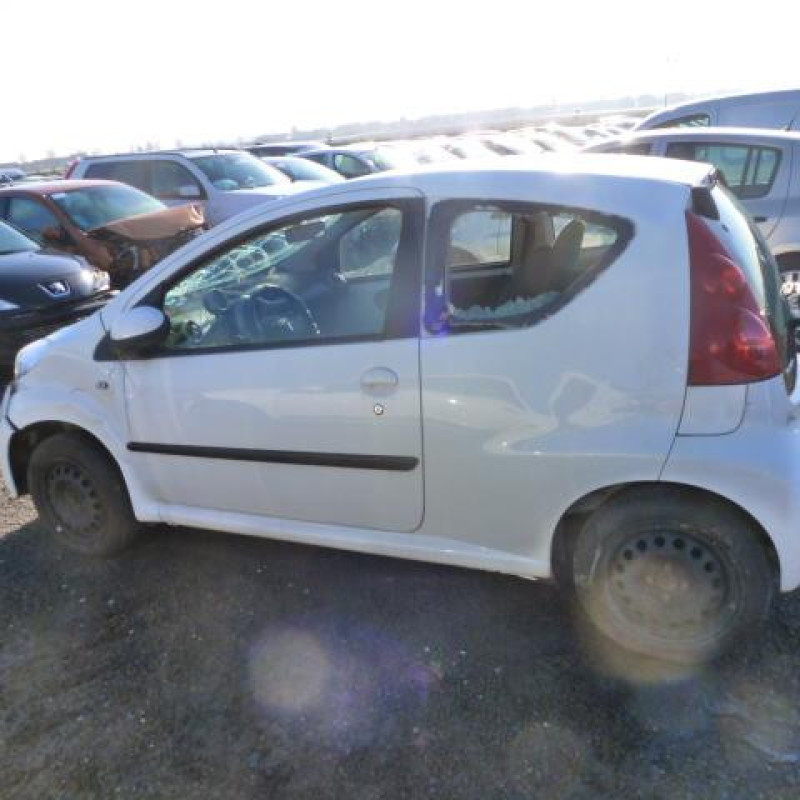 Serrure avant droit PEUGEOT 107 Photo n°9