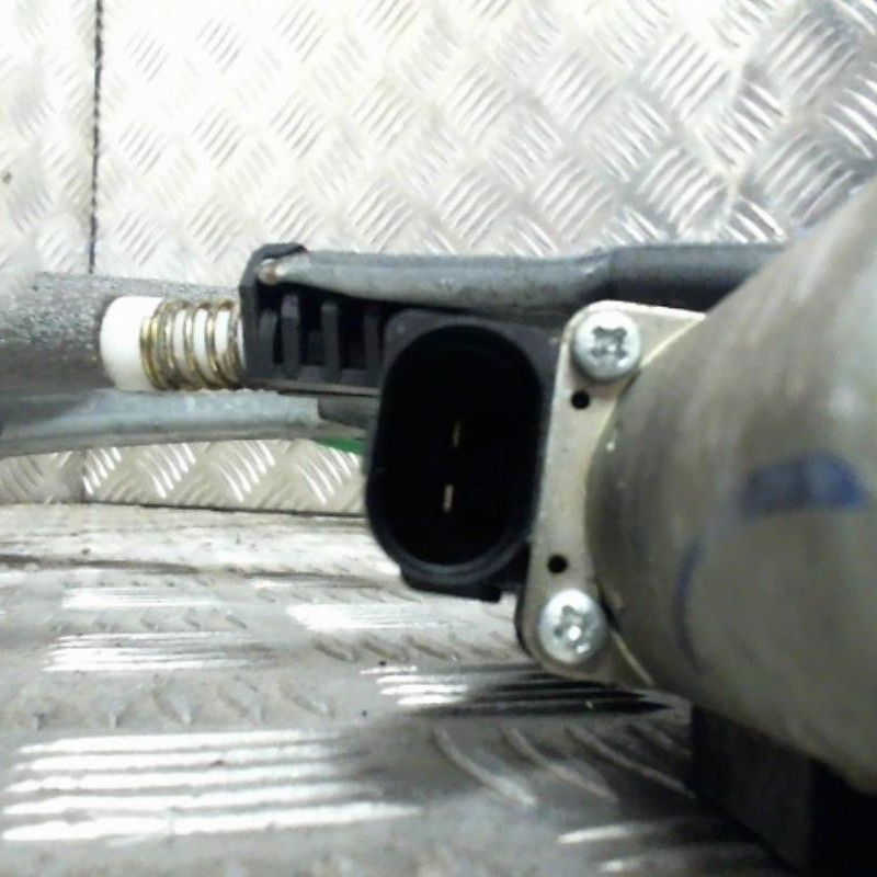 Leve vitre electrique avant droit FORD FOCUS 1 Photo n°2