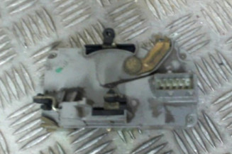 Serrure avant droit PEUGEOT 406