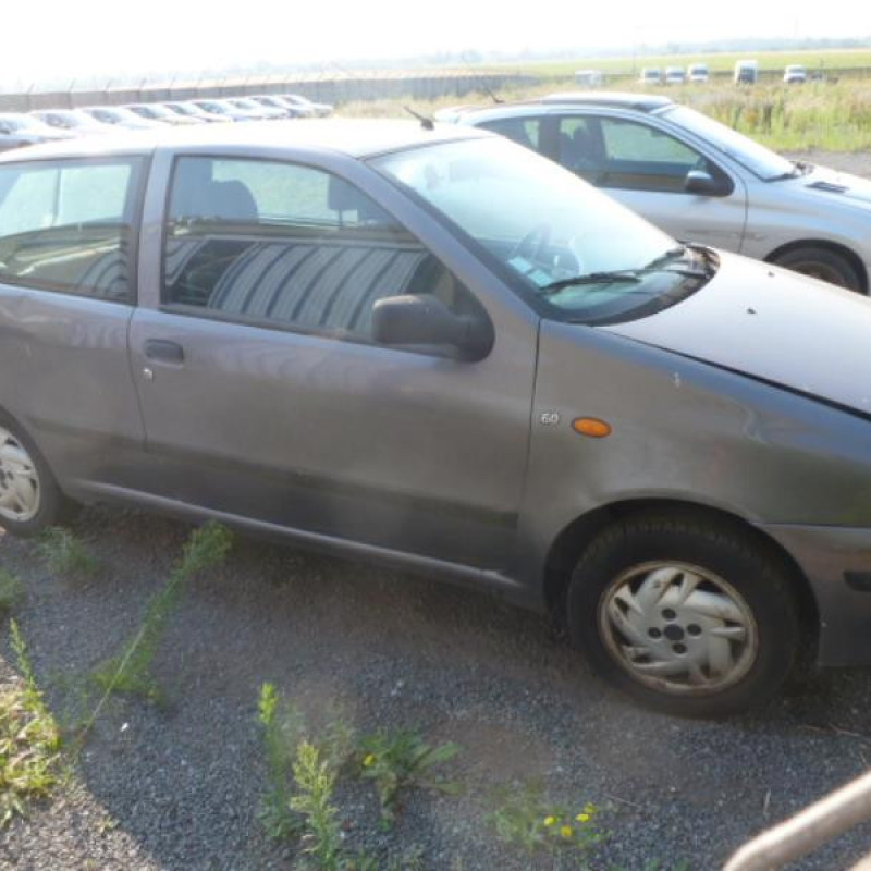 Retroviseur droit FIAT PUNTO 1 Photo n°5