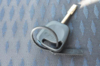 Serrure avant droit FORD FOCUS 1