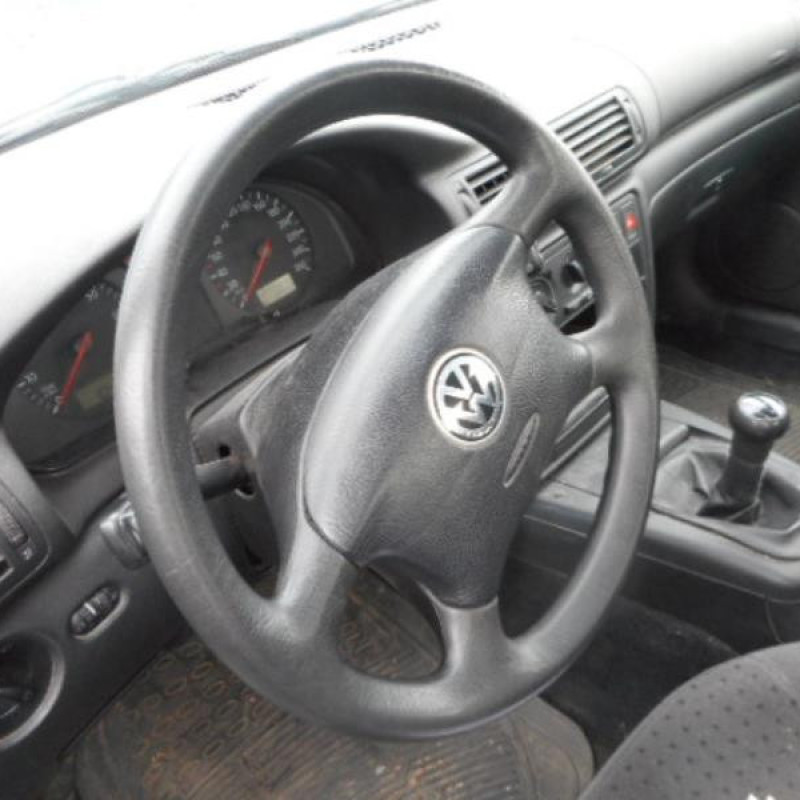 Malle/Hayon arriere VOLKSWAGEN PASSAT 4 Photo n°8