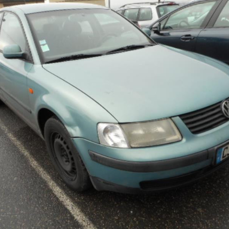 Pare choc avant VOLKSWAGEN PASSAT 4 Photo n°5