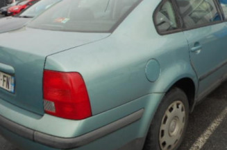 Pare choc avant VOLKSWAGEN PASSAT 4