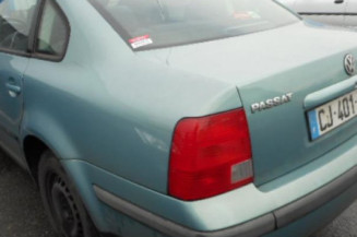Pare choc avant VOLKSWAGEN PASSAT 4